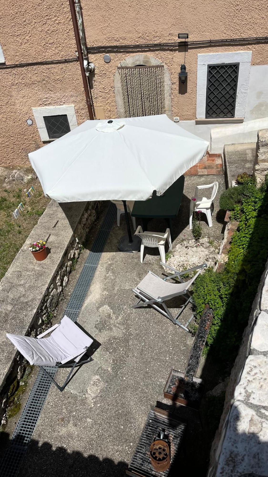 Da Sciuri Case Vacanza Barisciano Exteriér fotografie